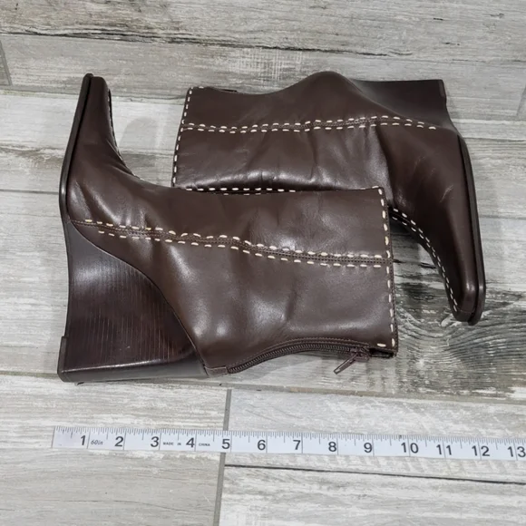 Retro (90's) Diba "Elko" Square-Toe Top-Stitch Wedge Heel Boots - Picture 15 of 15